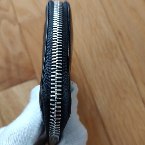 Prada leather zippy compact wallet EUC - Picture 5 of 14